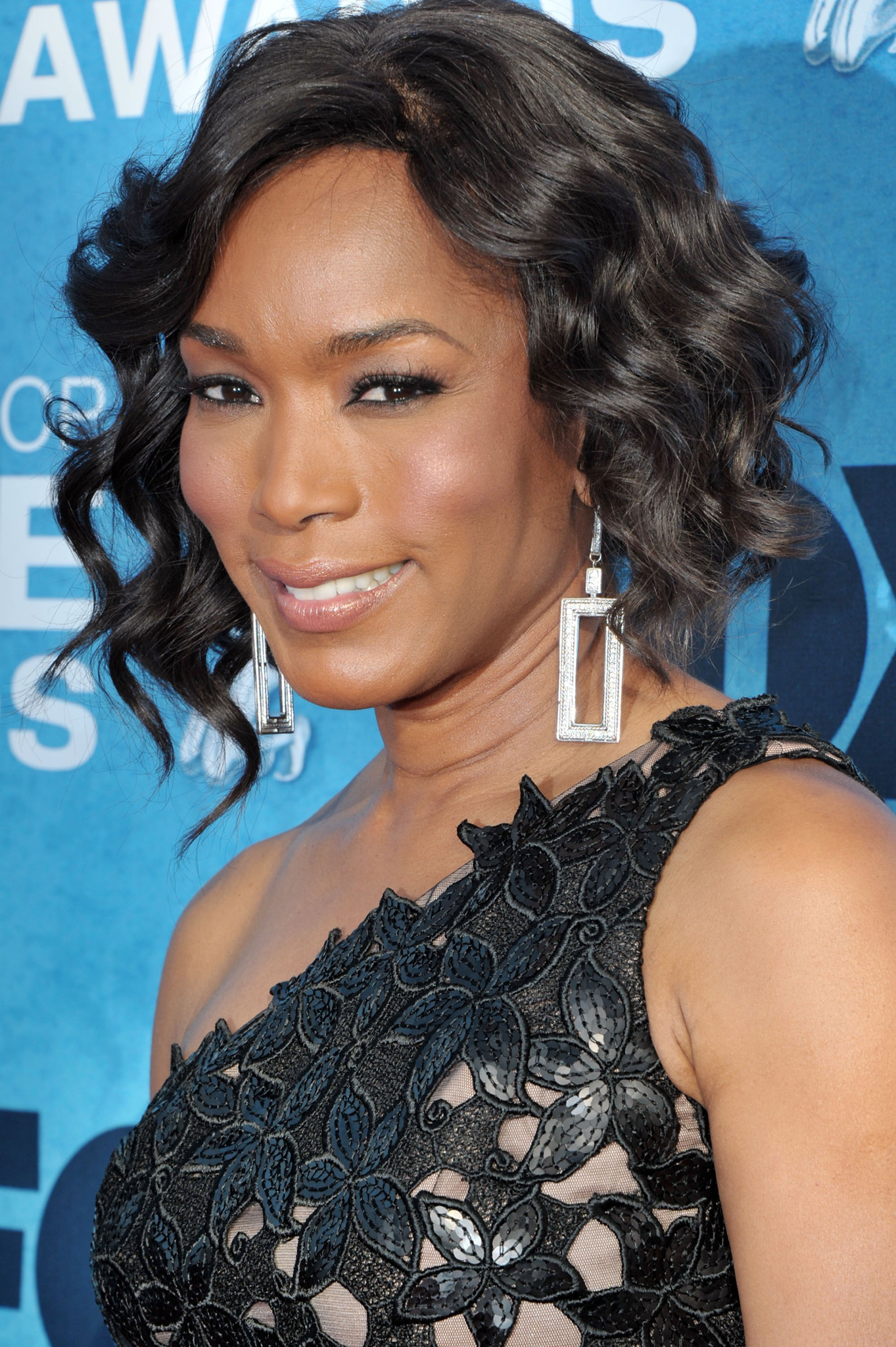 Angela Bassett