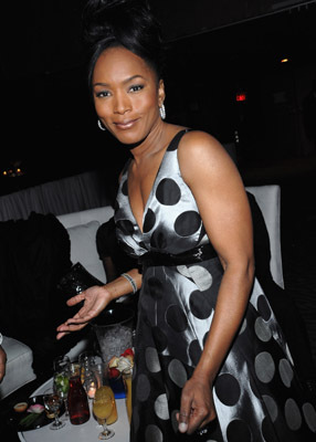 Angela Bassett at event of Notorious (2009)