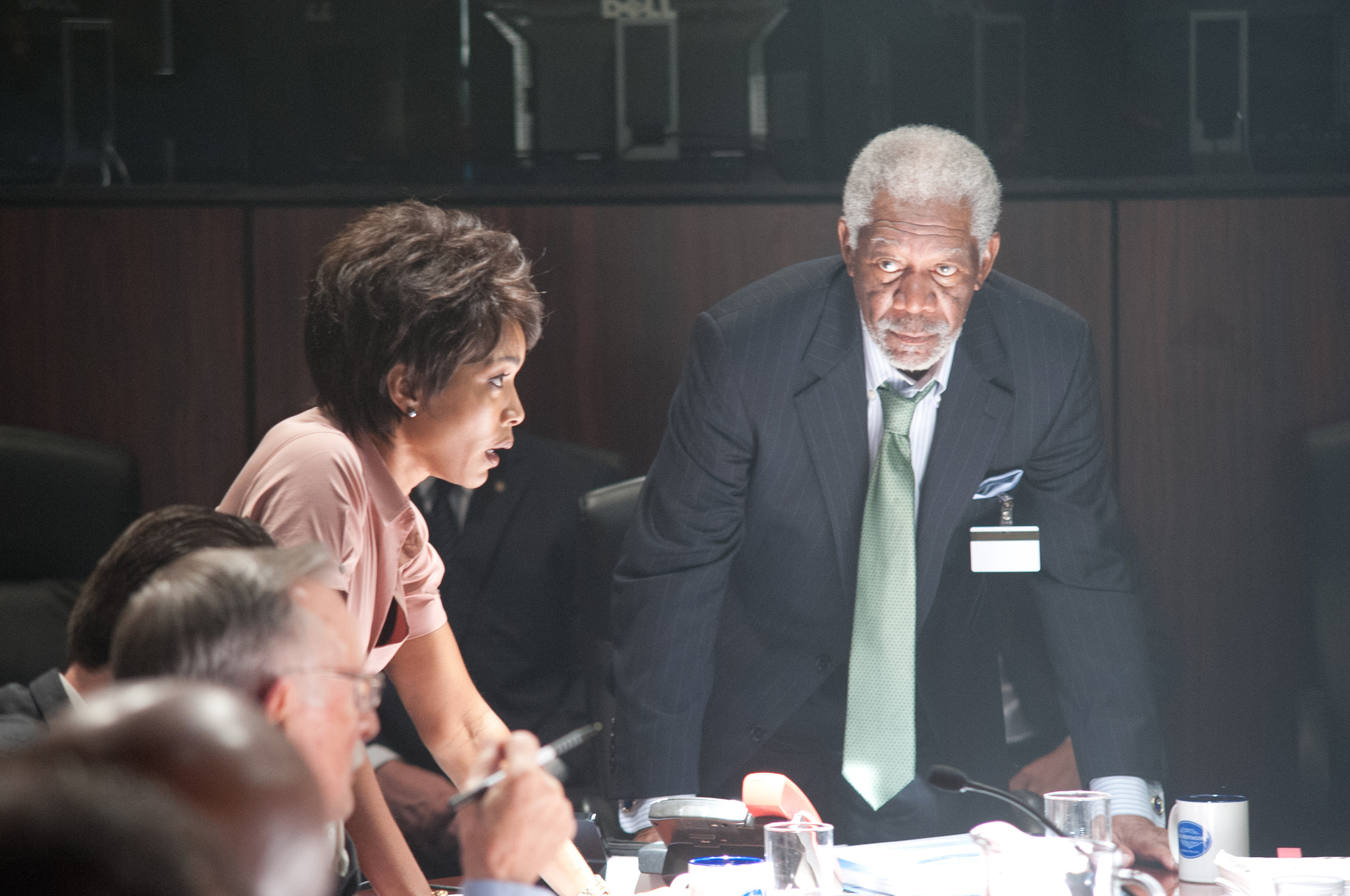 Angela Basset as Lynne Jacobs and Morgan Freeman as Speaker Trumbull in OLYMPUS HAS FALLEN.