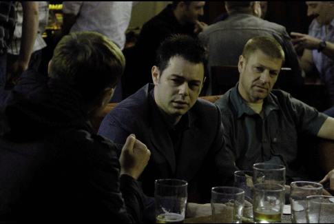 Still of Sean Bean and Danny Dyer in Outlaw (2007)