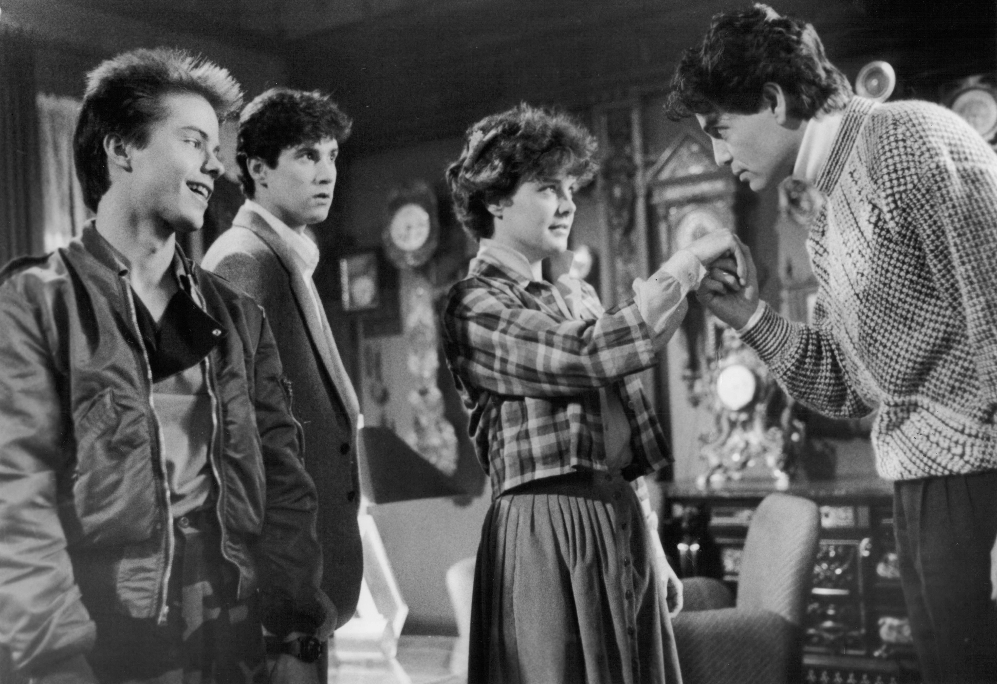Still of Amanda Bearse, Chris Sarandon, Stephen Geoffreys and William Ragsdale in Fright Night (1985)