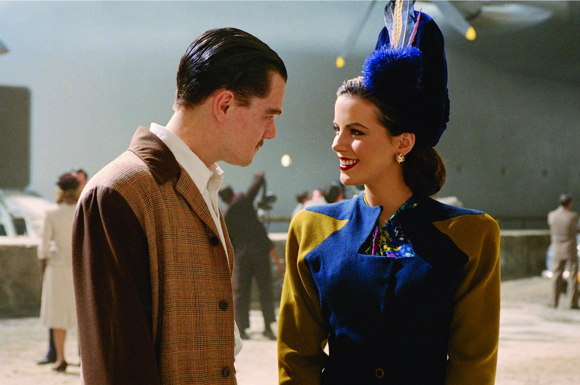 Still of Leonardo DiCaprio and Kate Beckinsale in Aviatorius (2004)