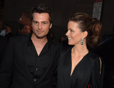 Kate Beckinsale and Len Wiseman at event of Kietas riesutelis 4.0 (2007)