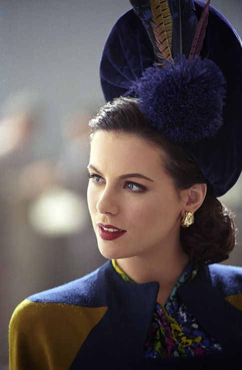 Still of Kate Beckinsale in Aviatorius (2004)