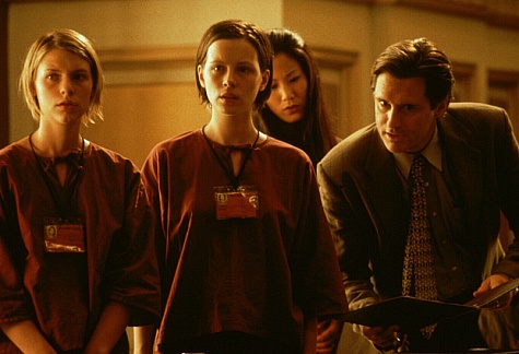 Still of Claire Danes, Kate Beckinsale, Bill Pullman and Jacqueline Kim in Brokedown Palace (1999)