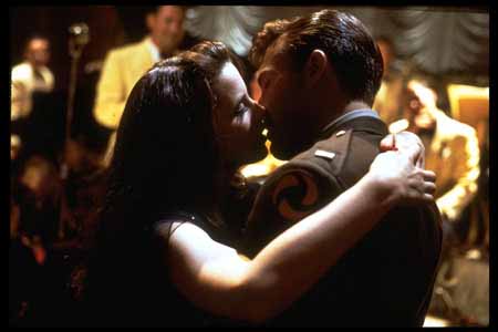 Still of Ben Affleck and Kate Beckinsale in Perl Harboras (2001)