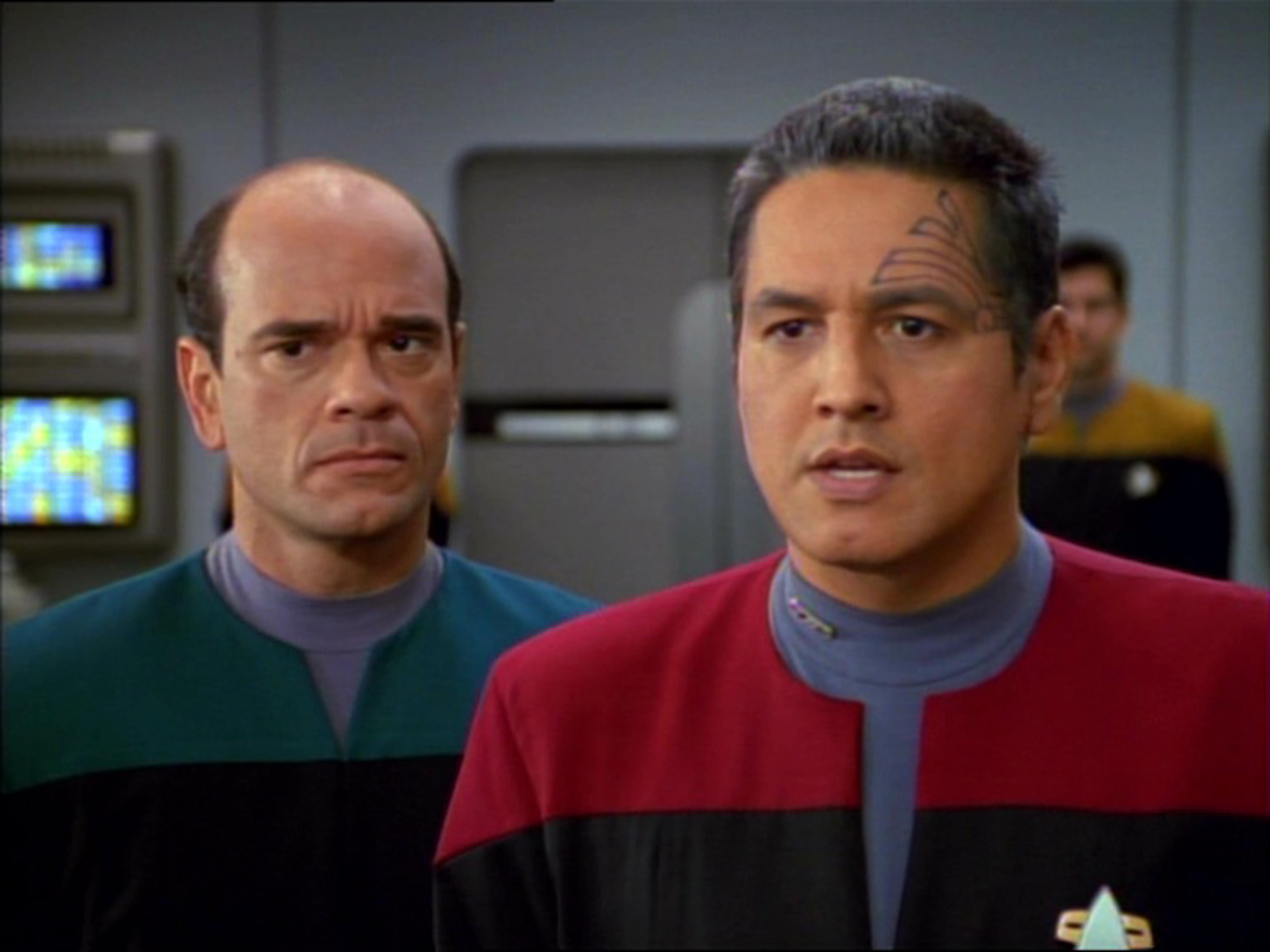 Still of Robert Beltran and Robert Picardo in Star Trek: Voyager (1995)