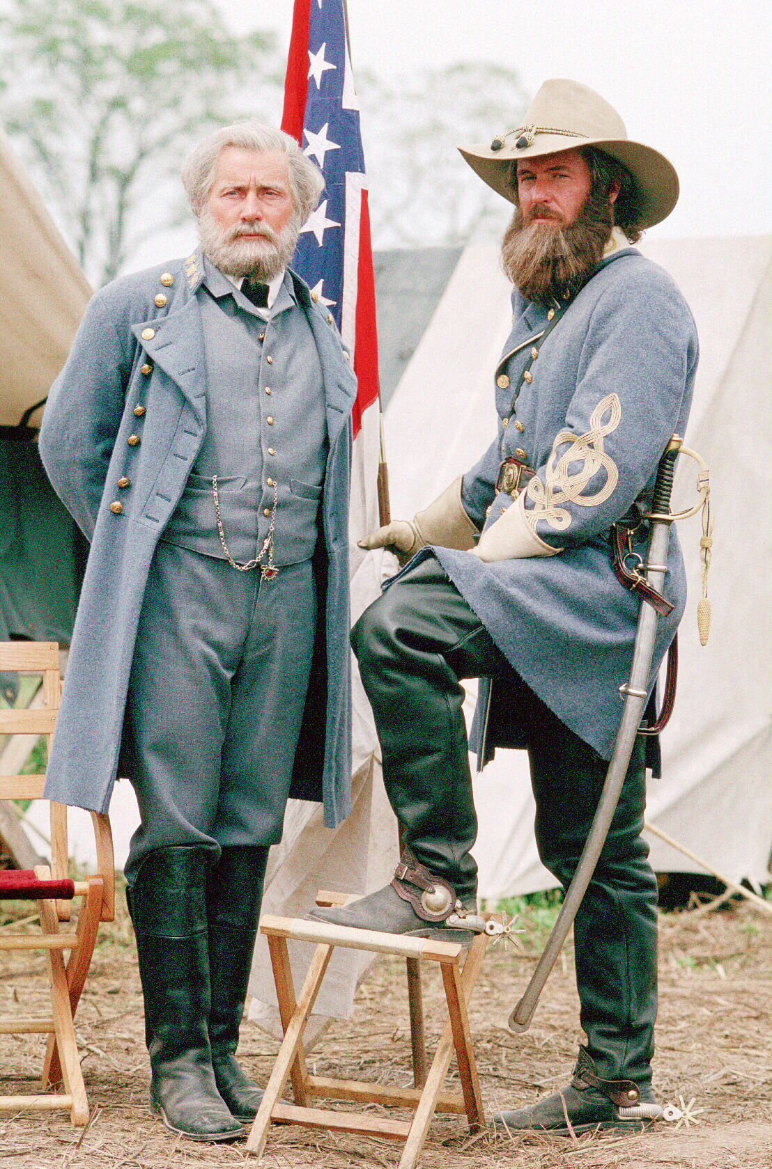 Still of Tom Berenger and Martin Sheen in Gettysburg (1993)