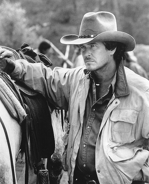 Still of Tom Berenger in Last of the Dogmen (1995)