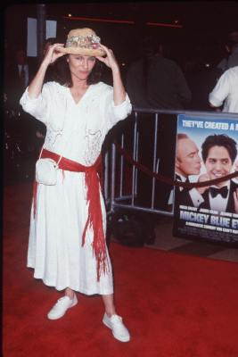 Jacqueline Bisset at event of Mickey Blue Eyes (1999)