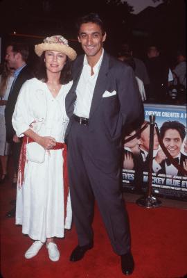 Jacqueline Bisset at event of Mickey Blue Eyes (1999)