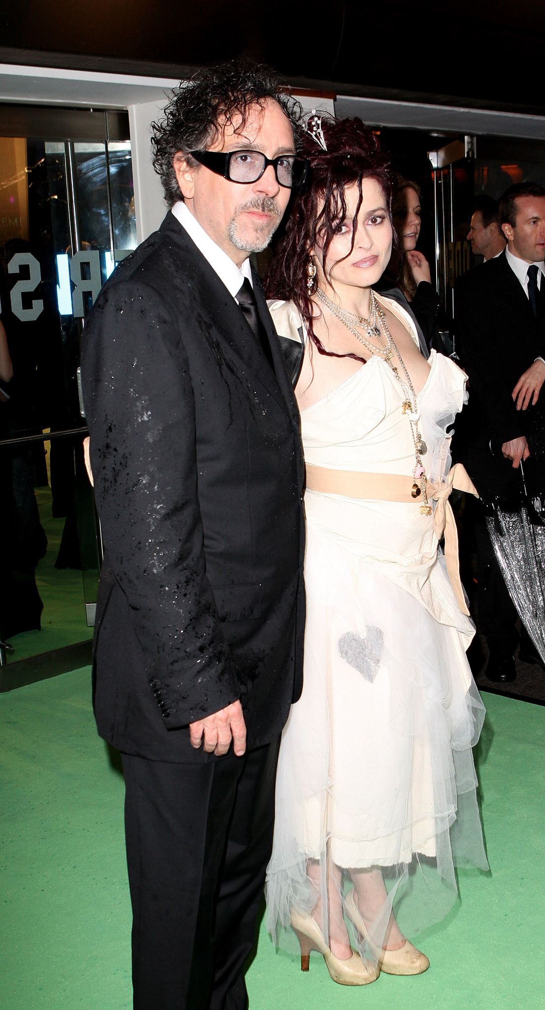 Helena Bonham Carter and Tim Burton at event of Alisa stebuklu salyje (2010)