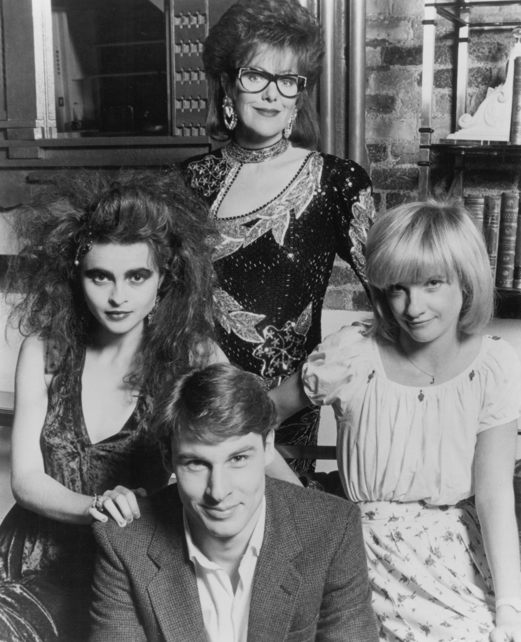Still of Helena Bonham Carter, Jane Horrocks, Lynn Redgrave and Jesse Birdsall in Getting It Right (1989)