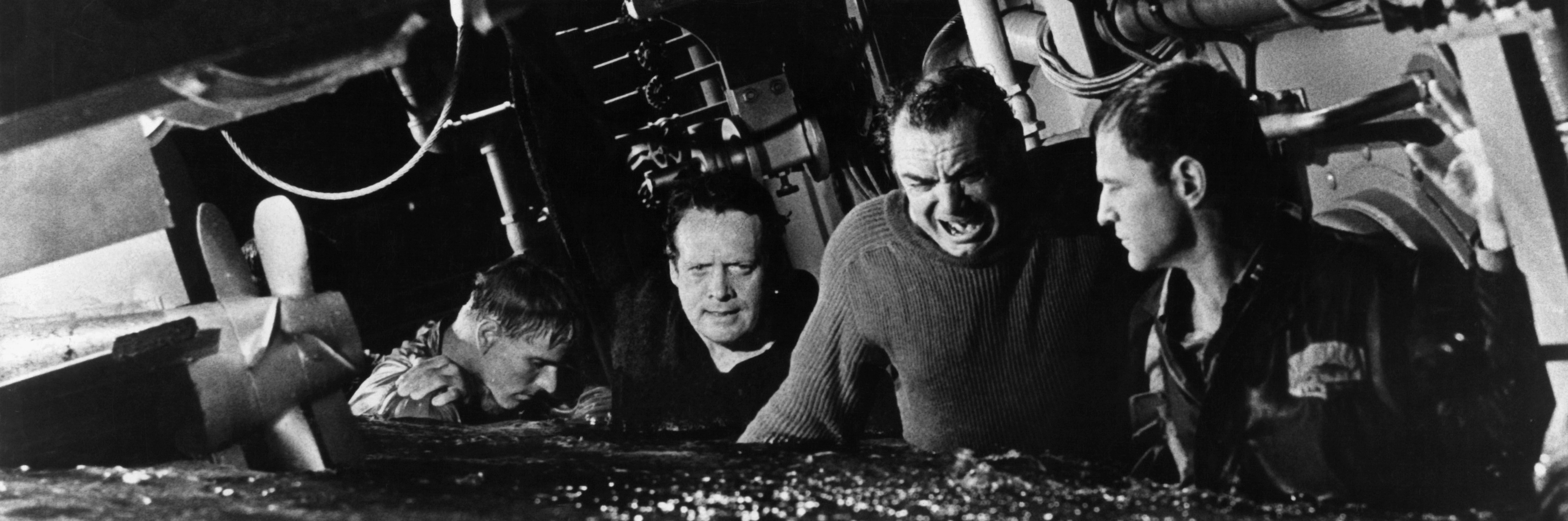 Still of Ernest Borgnine and Patrick McGoohan in Ice Station Zebra (1968)
