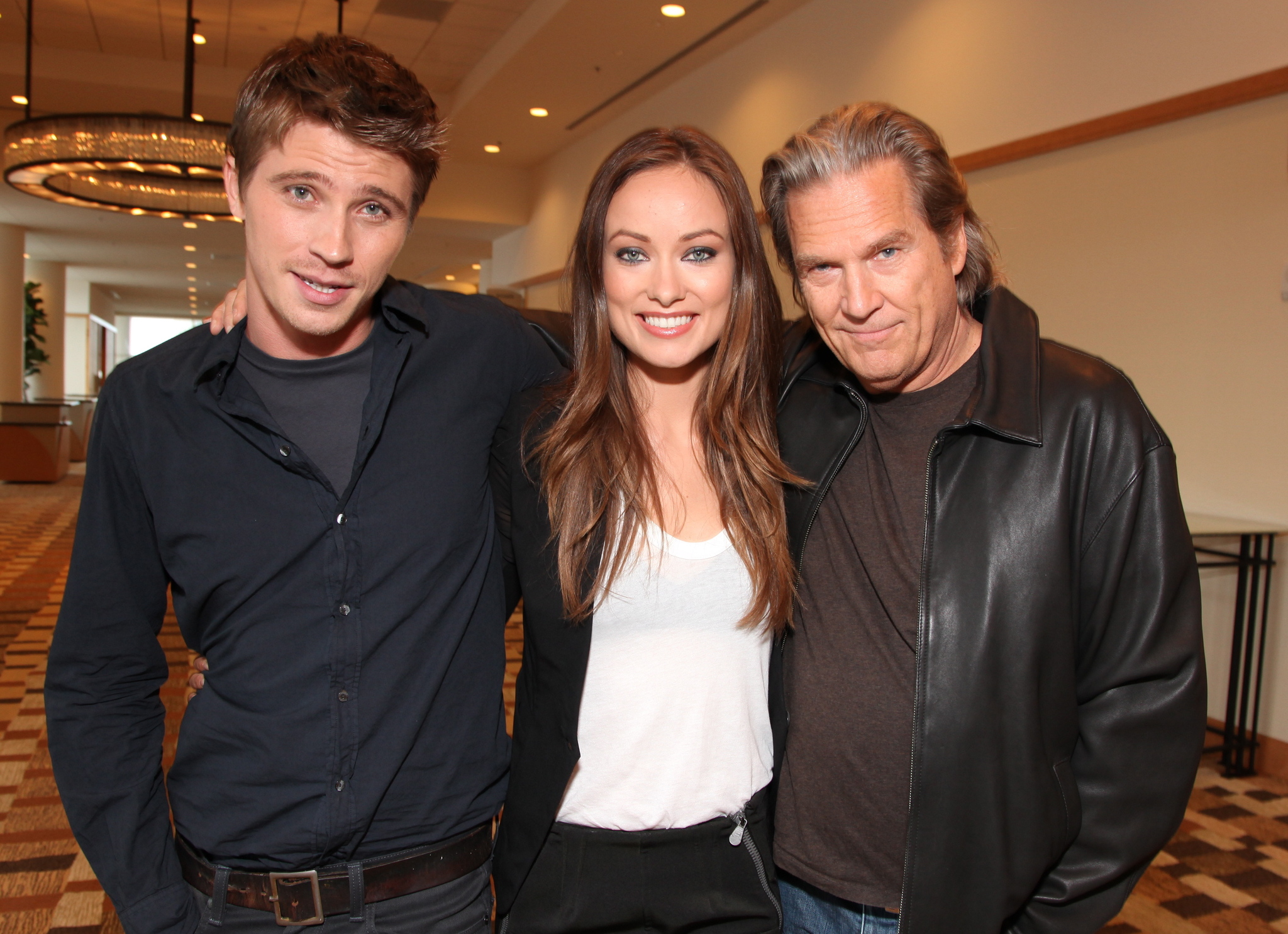 Jeff Bridges, Olivia Wilde and Garrett Hedlund at event of Tronas: Palikimas (2010)