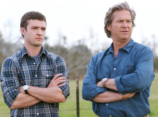 Still of Jeff Bridges and Justin Timberlake in The Open Road (2009)