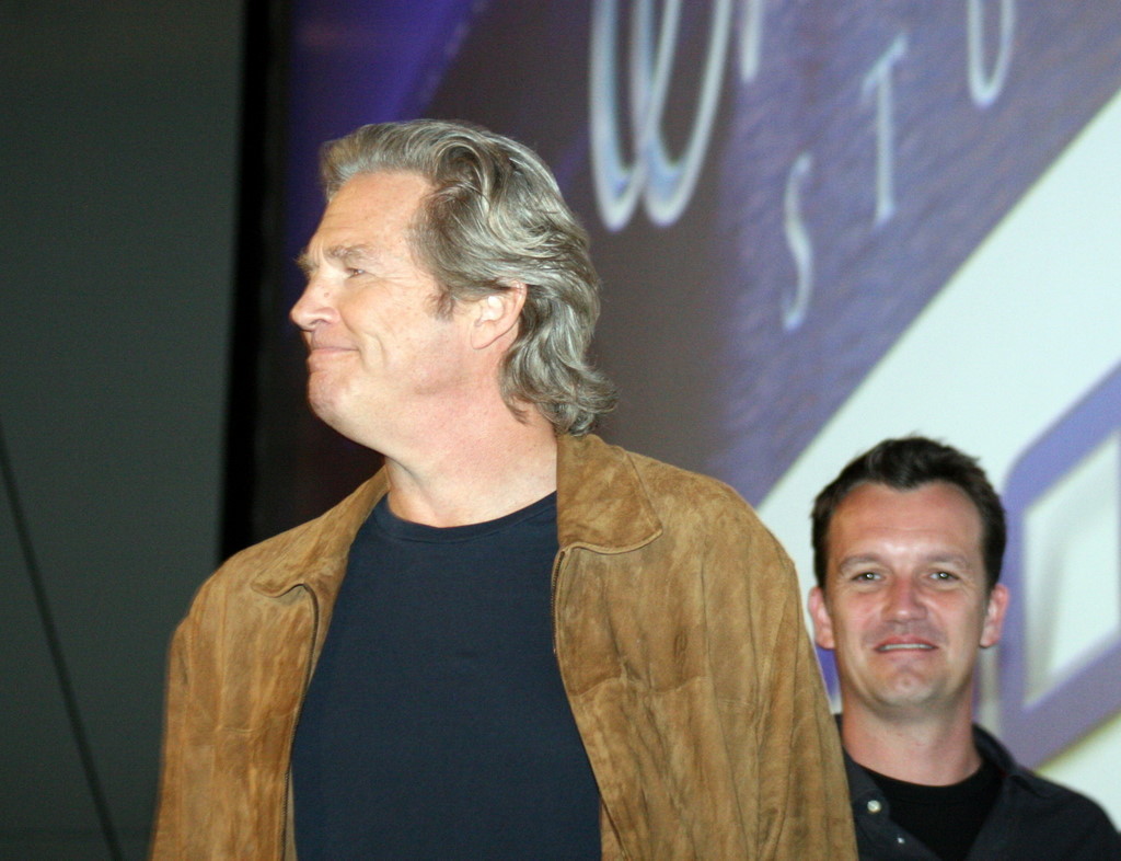 Jeff Bridges and Joseph Kosinski at event of Tronas: Palikimas (2010)