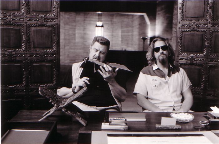 Still of Jeff Bridges and John Goodman in The Big Lebowski (1998)