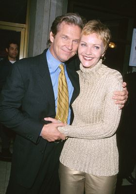 Joan Allen and Jeff Bridges at event of The Contender (2000)