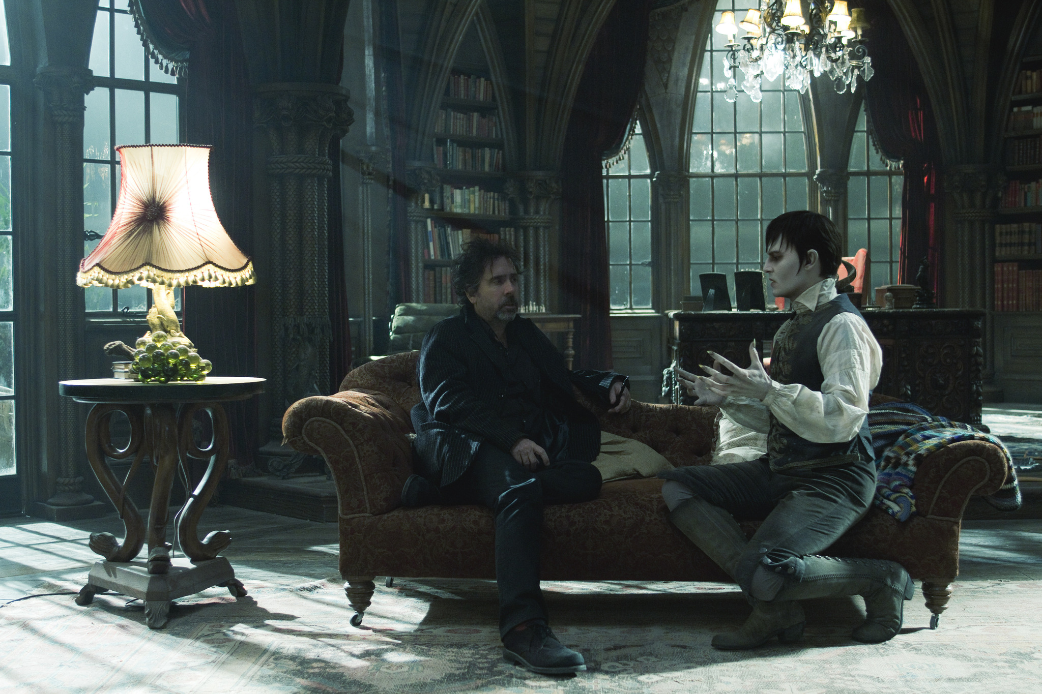 Still of Johnny Depp and Tim Burton in Nakties seseliai (2012)