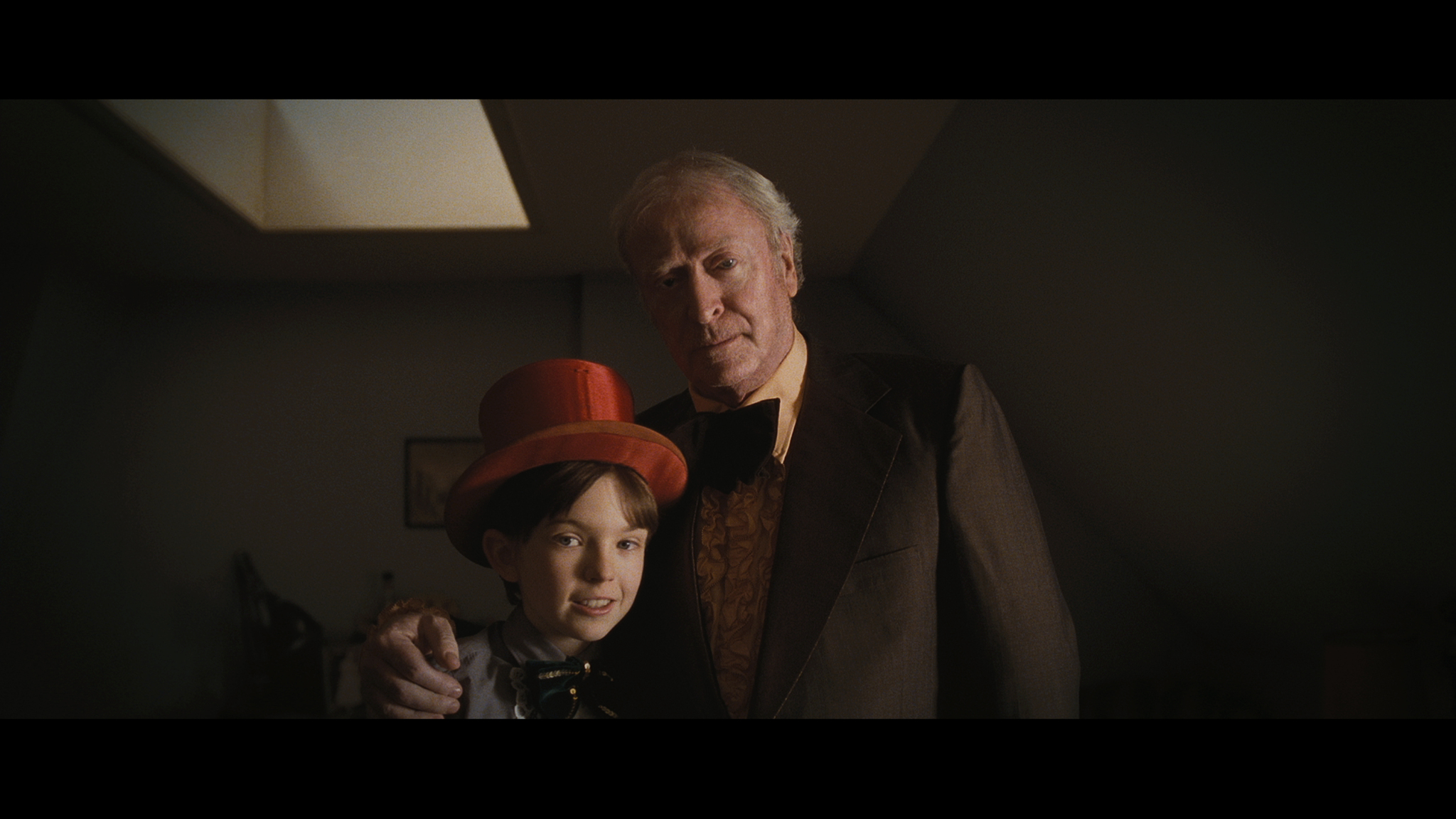Still of Michael Caine and Bill Milner in Is Anybody There? (2008)
