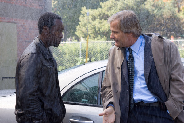 Still of Don Cheadle and Jeff Daniels in Isdavikas (2008)