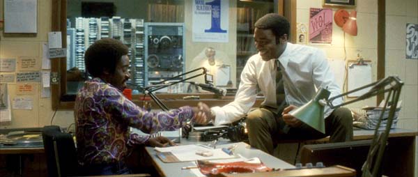 Still of Don Cheadle and Chiwetel Ejiofor in Talk to Me (2007)