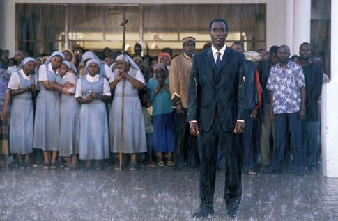 Still of Don Cheadle in Ruandos viesbutis (2004)