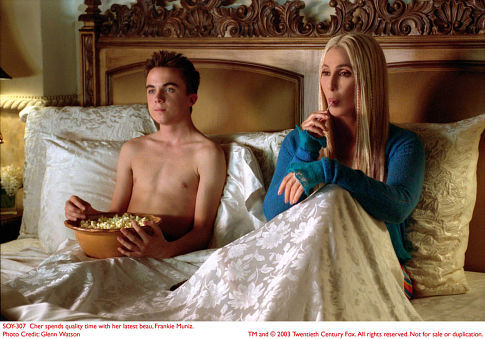 Still of Cher and Frankie Muniz in Visada kartu (2003)