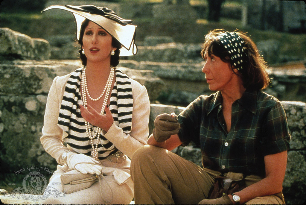 Still of Cher and Lily Tomlin in Arbatele su Musoliniu (1999)