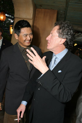 Yun-Fat Chow and Geoffrey Rush at event of Karibu piratai: pasaulio pakrasty (2007)