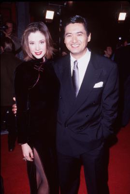 Mira Sorvino and Yun-Fat Chow at event of The Replacement Killers (1998)