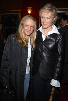 Glenn Close at event of Matrica: Perkrauta (2003)