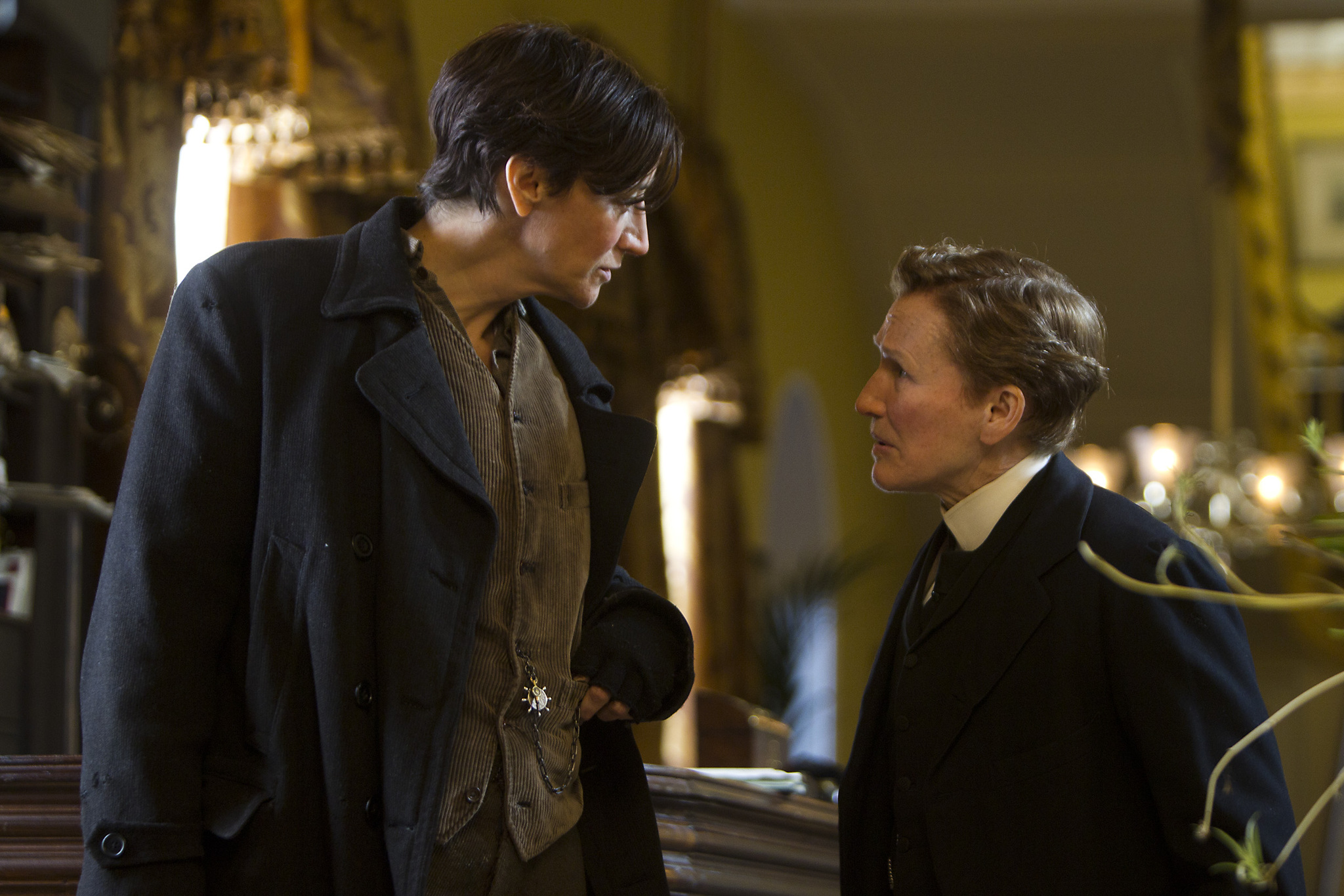 Still of Glenn Close and Janet McTeer in Albert Nobbs (2011)