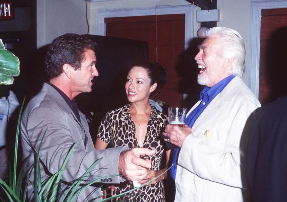Mel Gibson and James Coburn at event of Conspiracy Theory (1997)