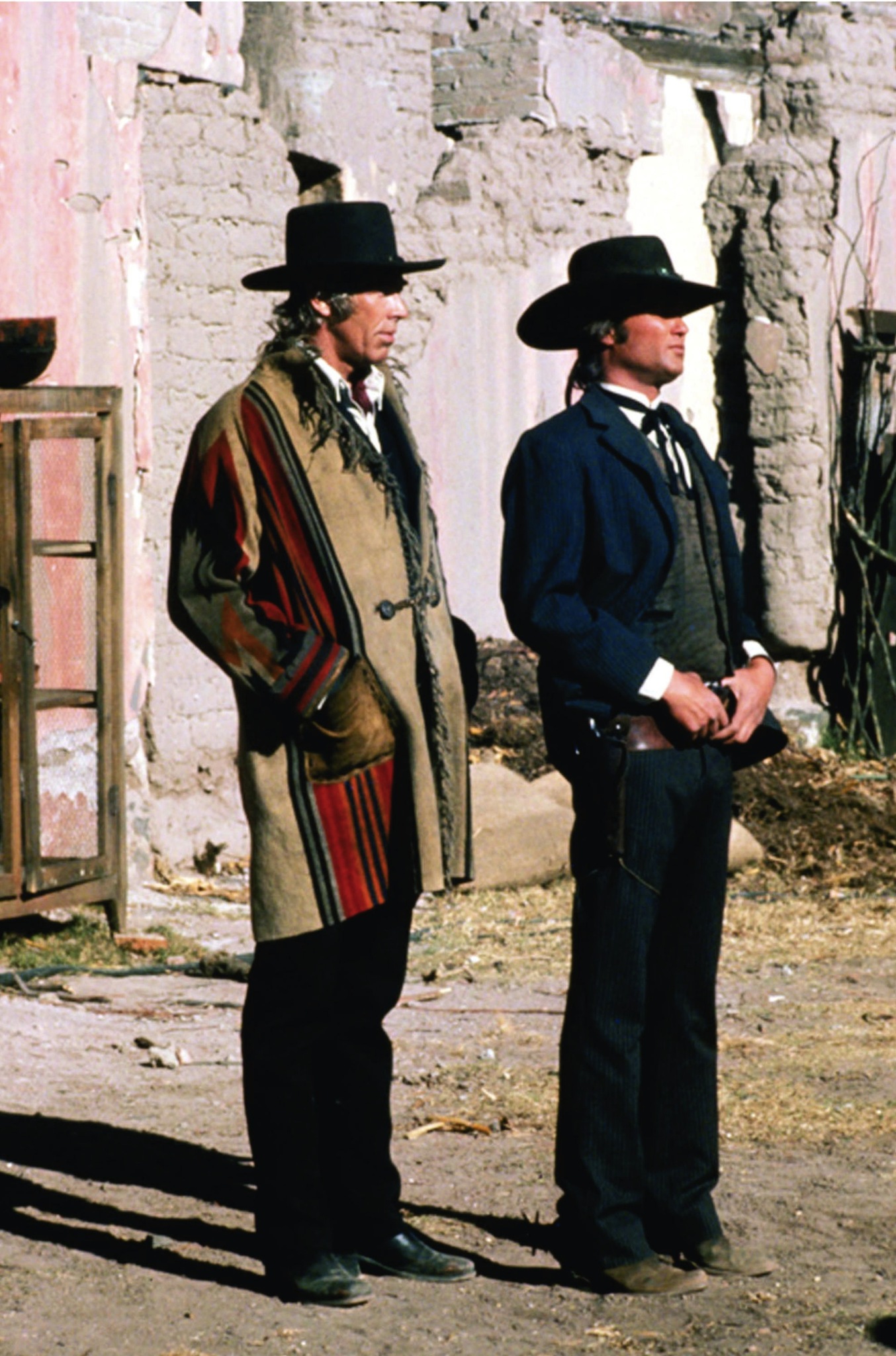 Still of James Coburn and Kris Kristofferson in Pat Garrett & Billy the Kid (1973)