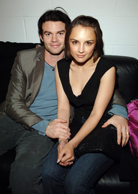 Rachael Leigh Cook and Daniel Gillies at event of Into the West (2005)