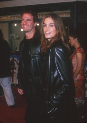 Cindy Crawford at event of Three Kings (1999)