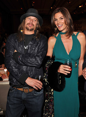 Cindy Crawford and Kid Rock at event of Leatherheads (2008)