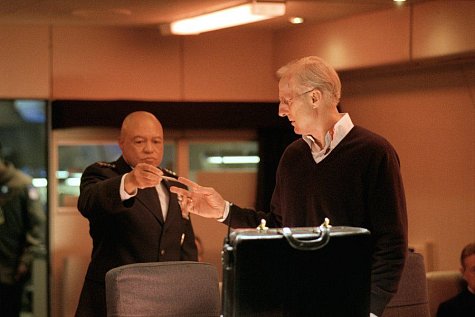 (Left to right) John Beasley as General Lasseter and James Cromwell as President Fowler in 