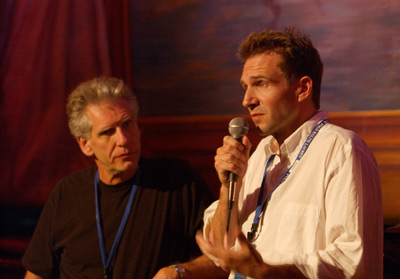 Ralph Fiennes and David Cronenberg at event of Spider (2002)