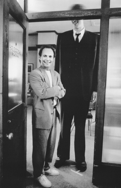 Billy Crystal and Gheorghe Muresan in My Giant (1998)