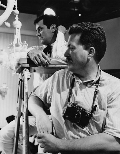 Photographer Bob Willoughby and Tony Curtis during the making of 