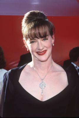 Joan Cusack at event of The 70th Annual Academy Awards (1998)