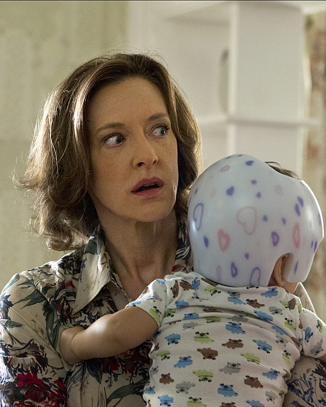 Still of Joan Cusack and Cliff Lipson in Shameless: A Long Way from Home (2013)