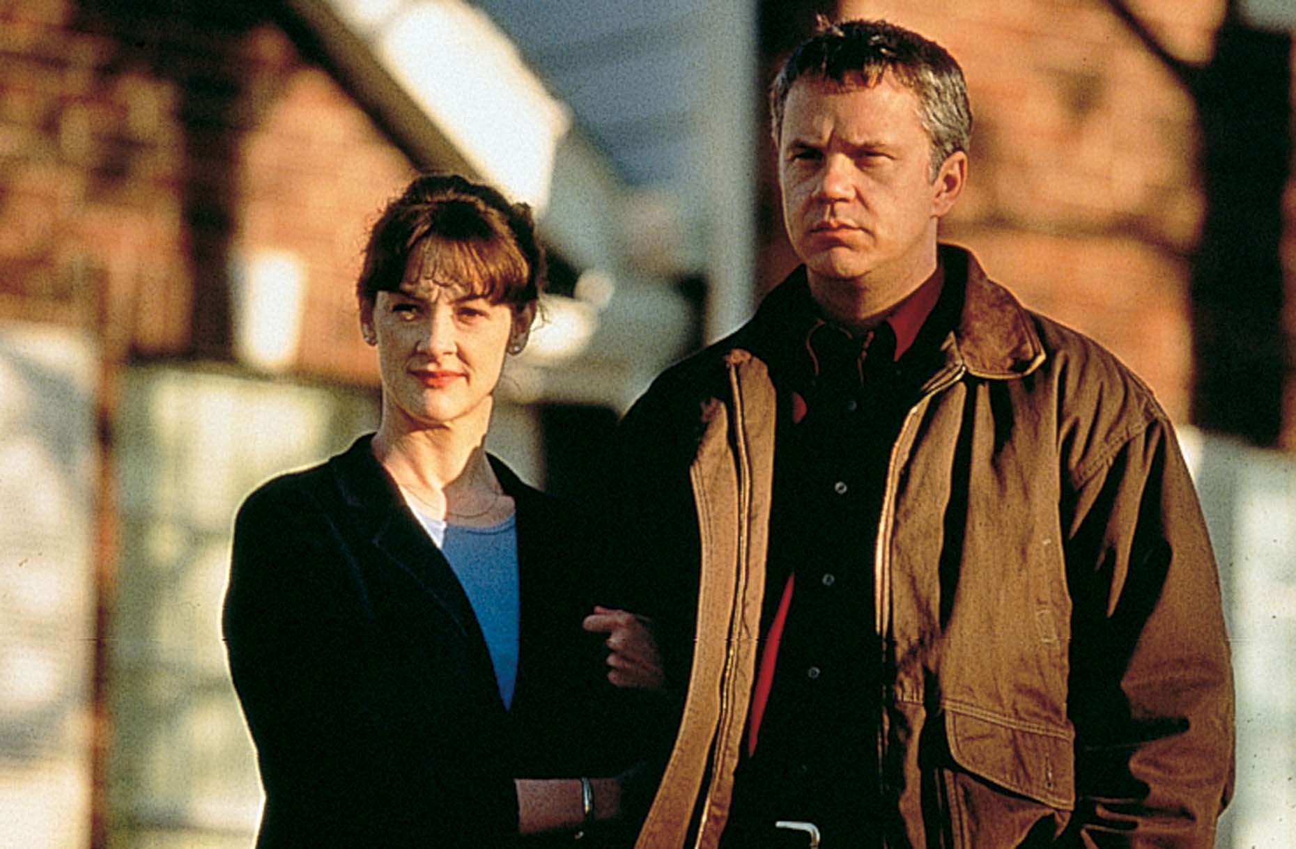 Still of Tim Robbins and Joan Cusack in Arlington Road (1999)