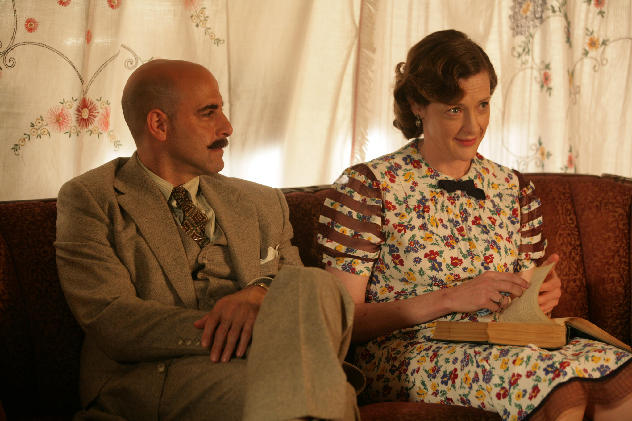 Still of Joan Cusack and Stanley Tucci in Kit Kittredge: An American Girl (2008)