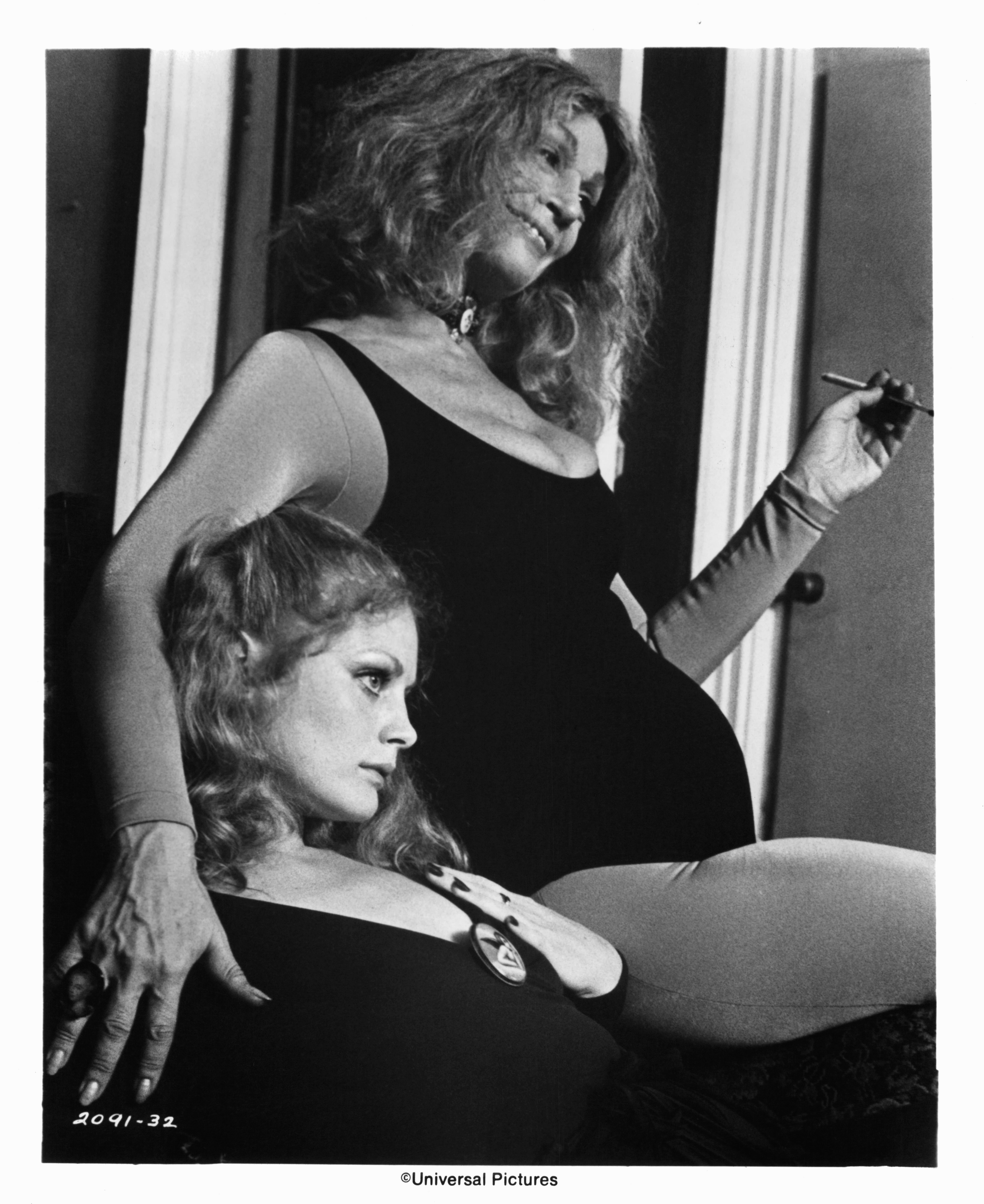 Still of Beverly D'Angelo and Sylvia Miles in The Sentinel (1977)