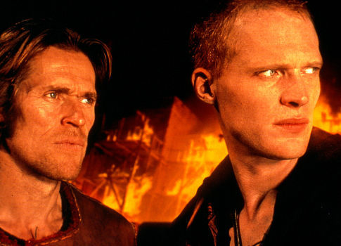 Still of Willem Dafoe and Paul Bettany in The Reckoning (2002)