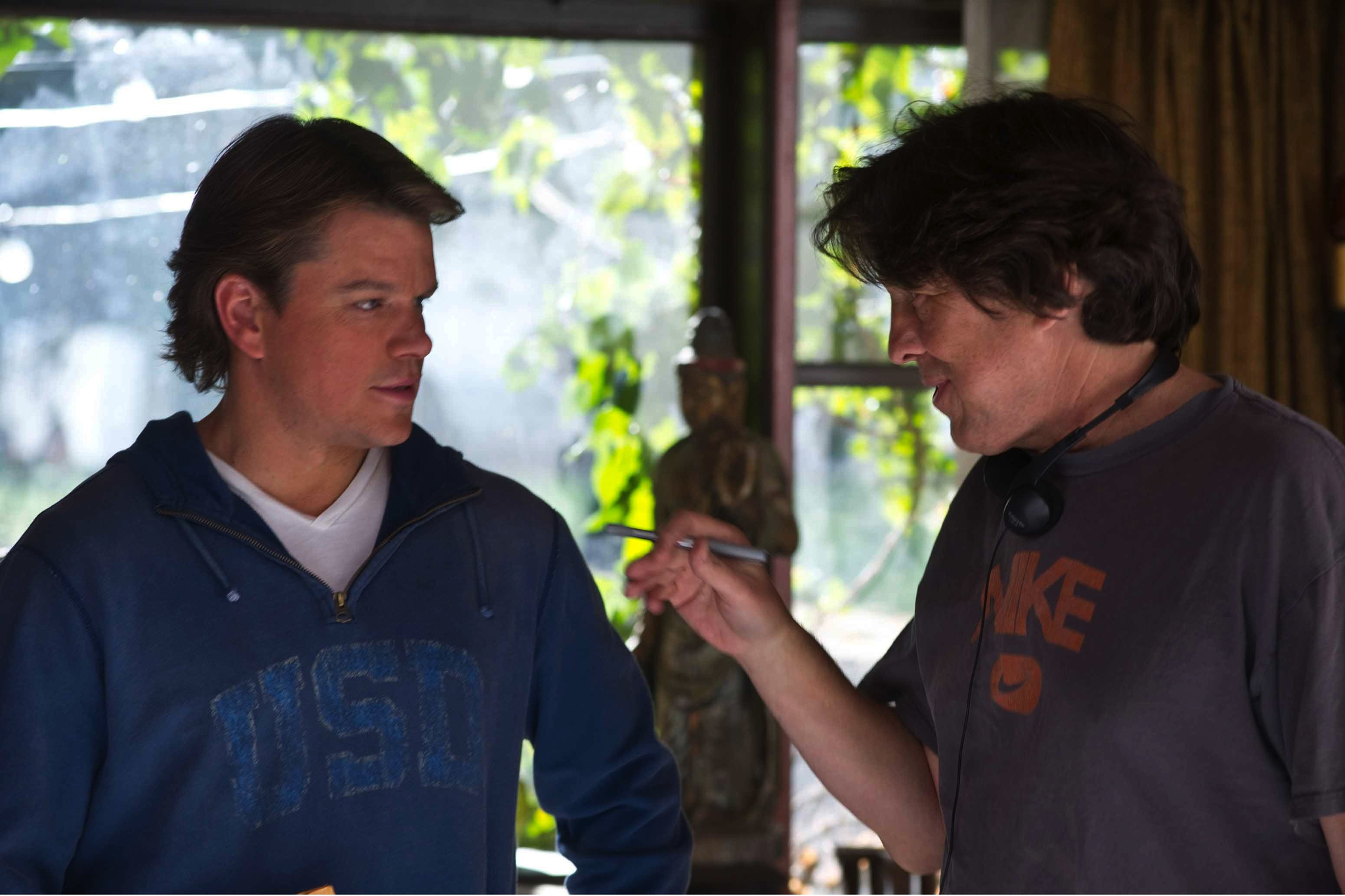 Still of Matt Damon and Cameron Crowe in Mes nusipirkom zoologijos soda (2011)